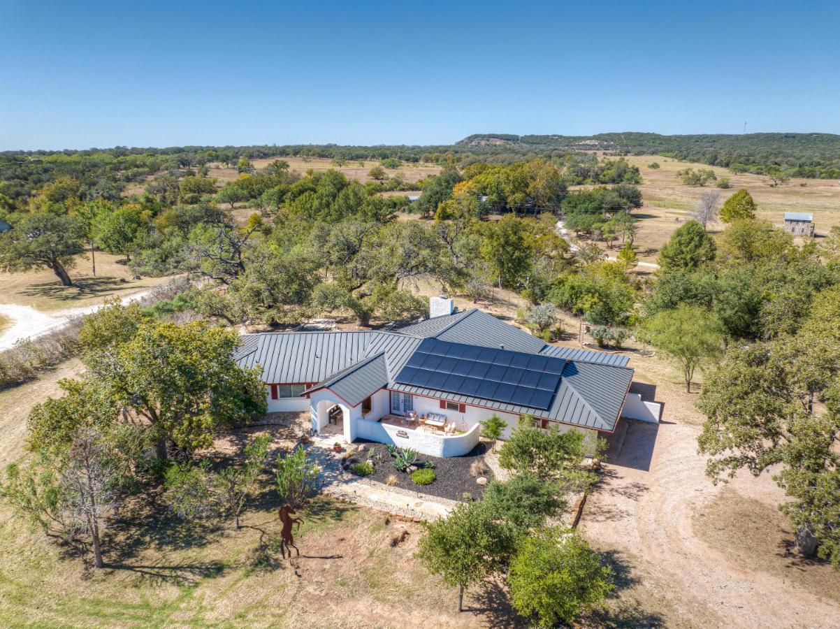 Casa Bonita Firepit-Grill & Hill Country Views! Villa Fredericksburg Eksteriør bilde